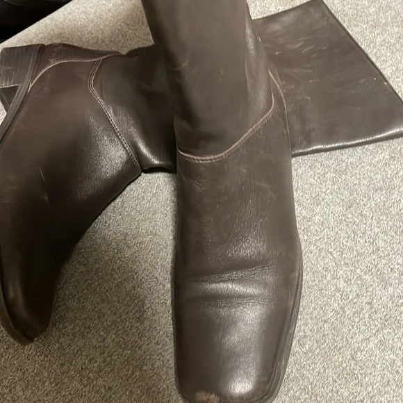Brown boots - Picture 3 of 4